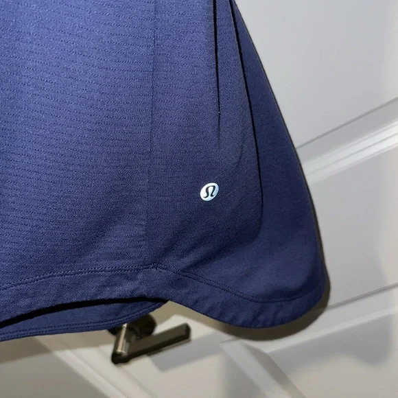 Like New Men’s License To Train Shirt - Picture 4 of 4